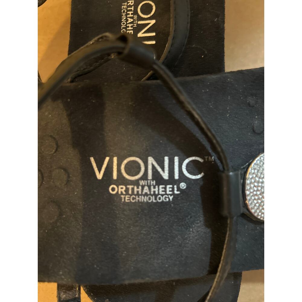 Vionic Black Silver Sandals women’s size 8 like new!! - Picture 2 of 3